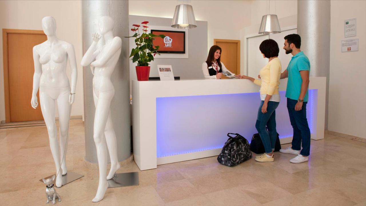 Leo Punta Umbria (Adults Only) Apartment Exterior photo