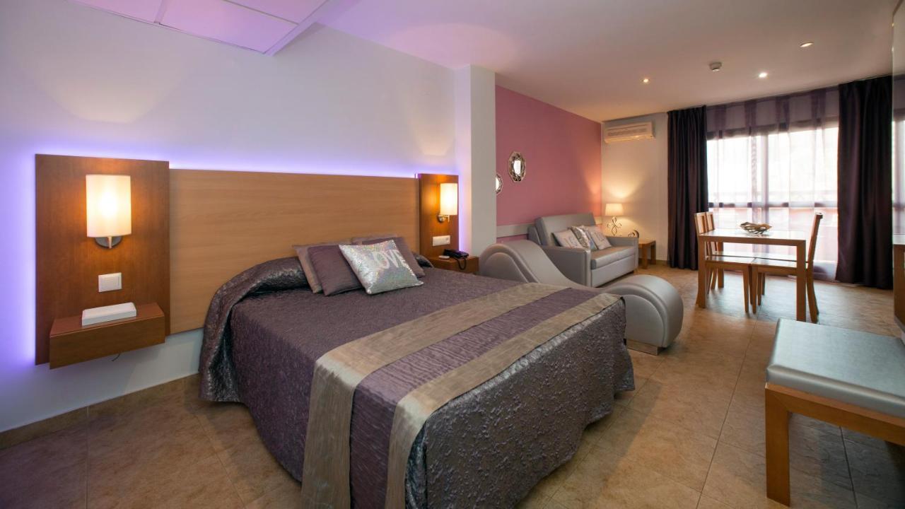 Leo Punta Umbria (Adults Only) Apartment Exterior photo